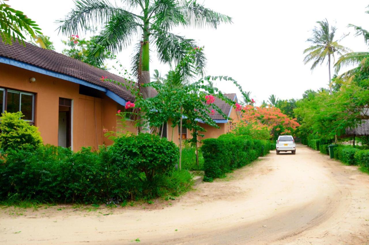 Funky Squids Beach Resort Bagamoyo Eksteriør billede